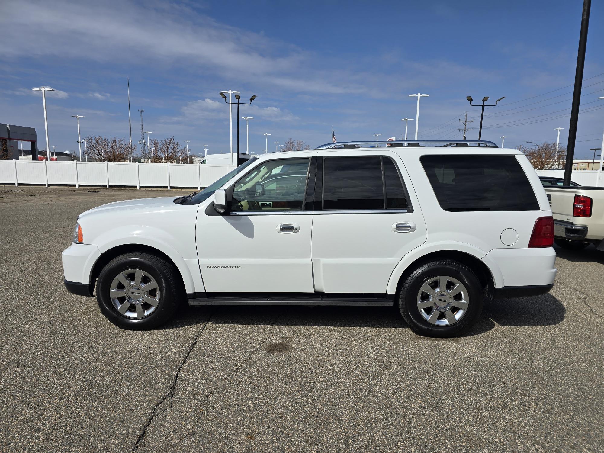 photo of 2006 Lincoln Navigator 4WD Luxury