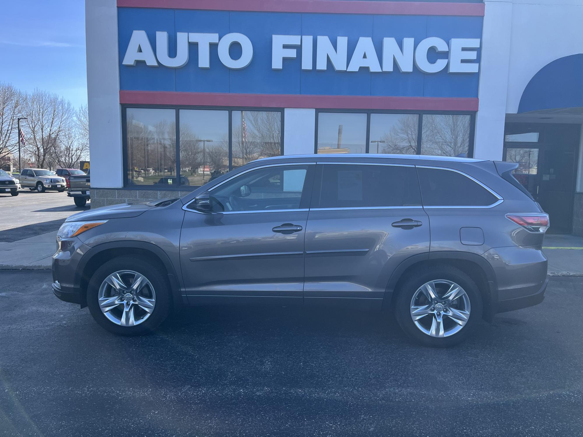 photo of 2015 Toyota Highlander Limited AWD V6