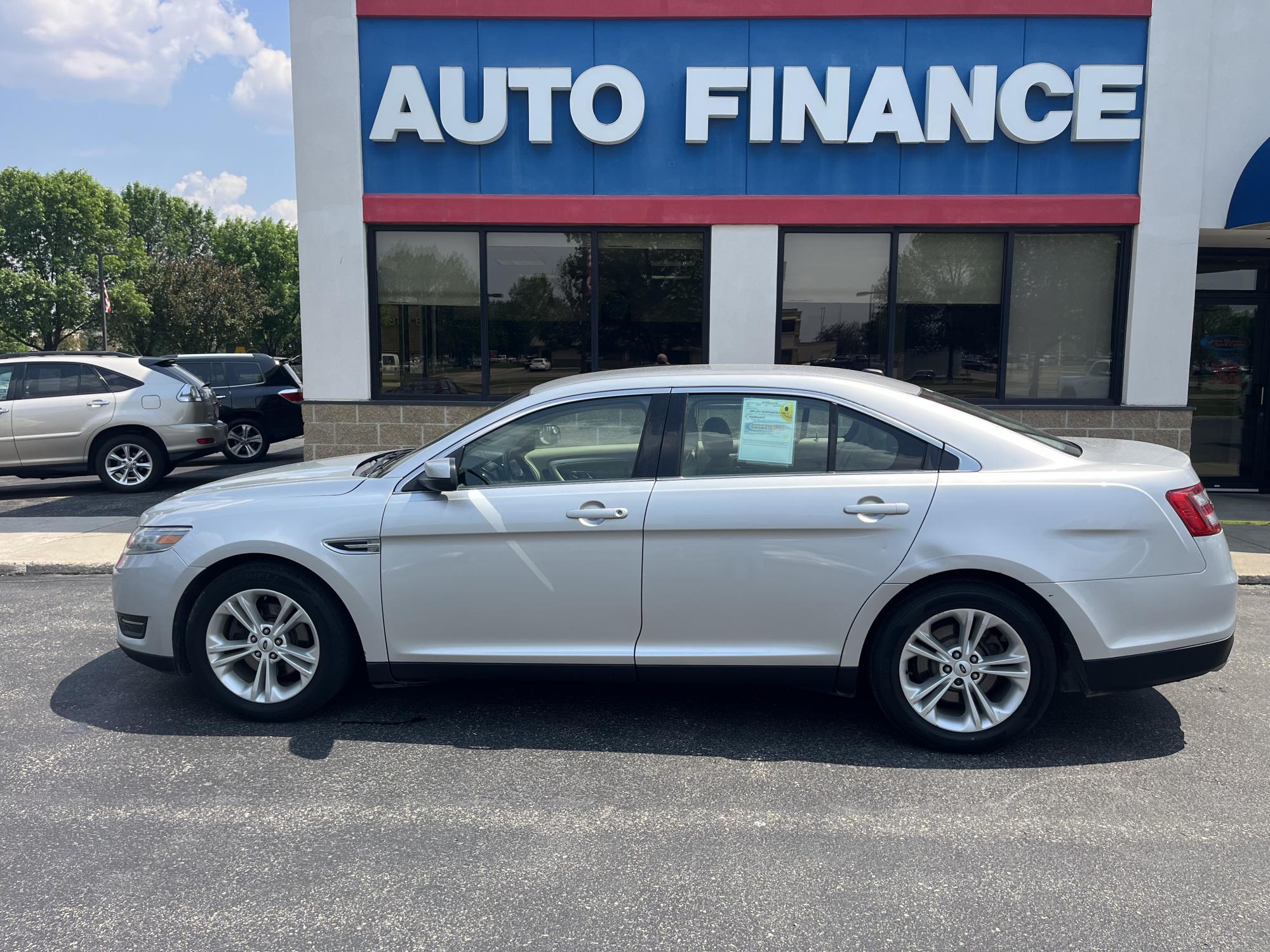 photo of 2013 Ford Taurus SEL FWD