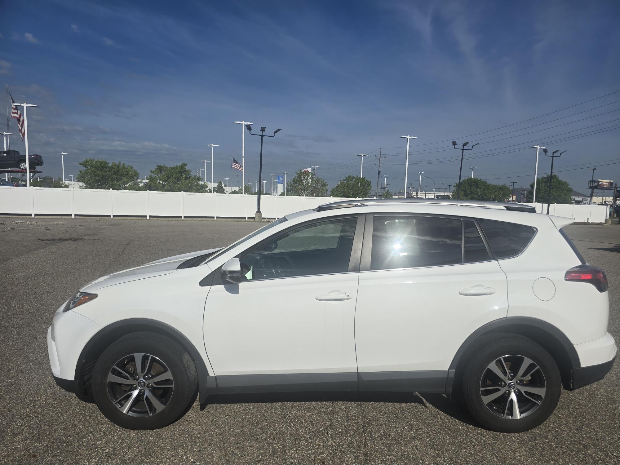photo of 2016 Toyota RAV4 XLE AWD