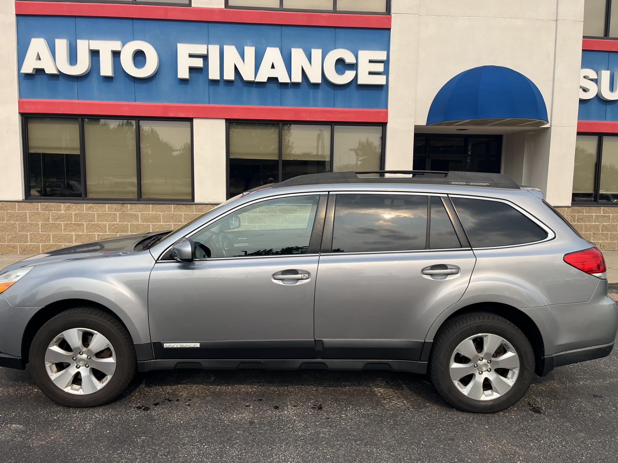photo of 2011 Subaru Outback 3.6R Limited
