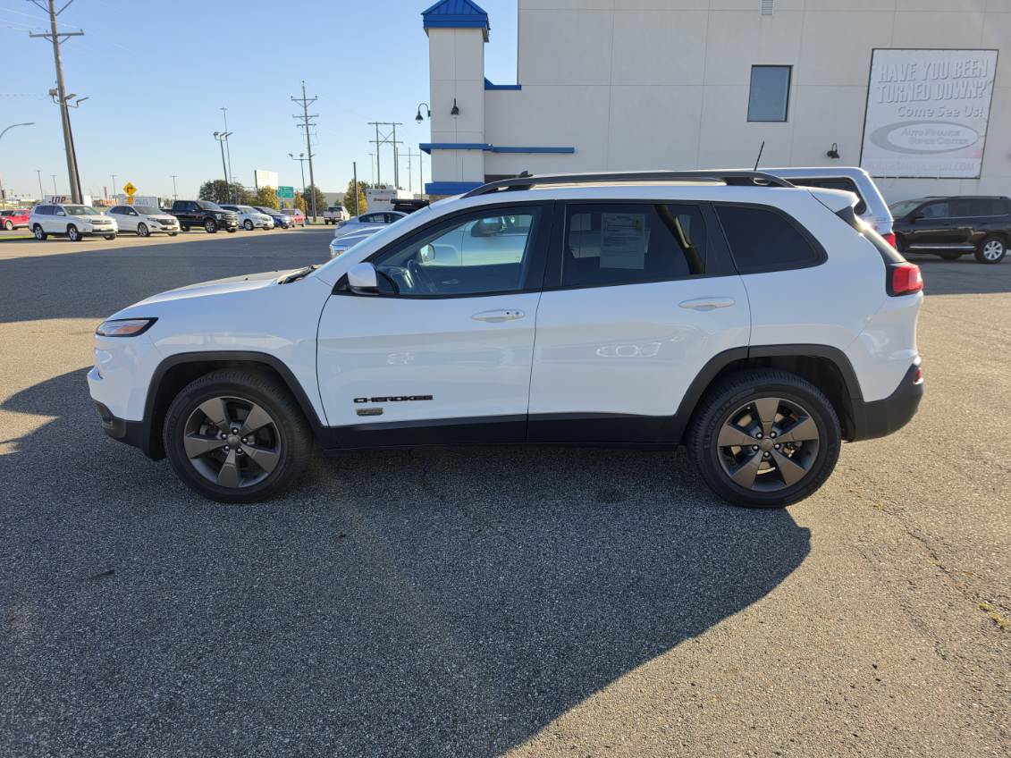 photo of 2016 Jeep Cherokee Latitude 4WD